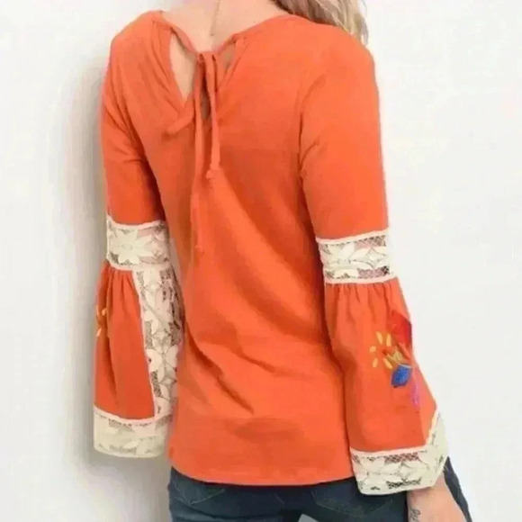 TOP WITH EMBROIDERED DETAILS - Picture 4 of 5